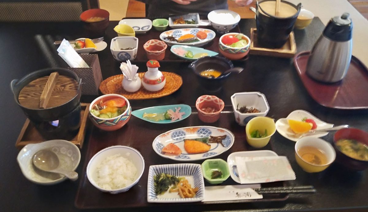 Kaiseki breakfast at Okunoyu