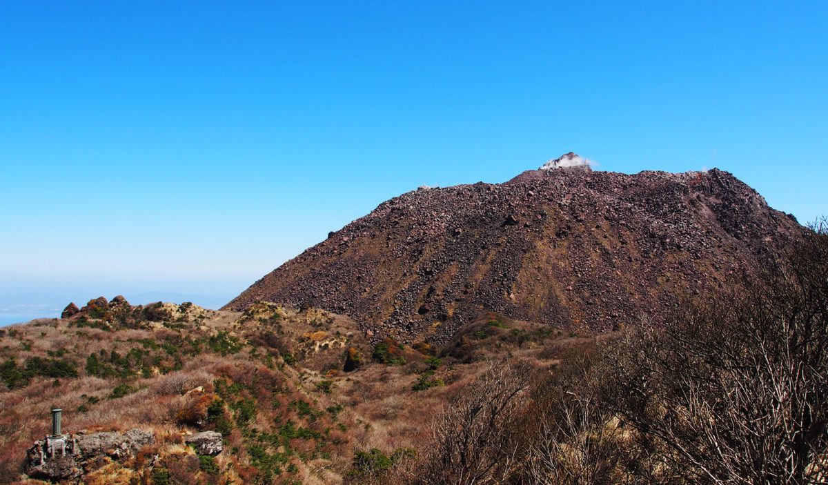 New lava dome from the Fugen-dake